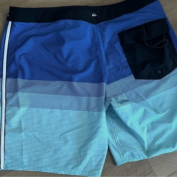 Quiksilver Men Sz 38 Board Shorts Surf Swim Trunks Green & Blue Striped 38x8.5” - Picture 6 of 11
